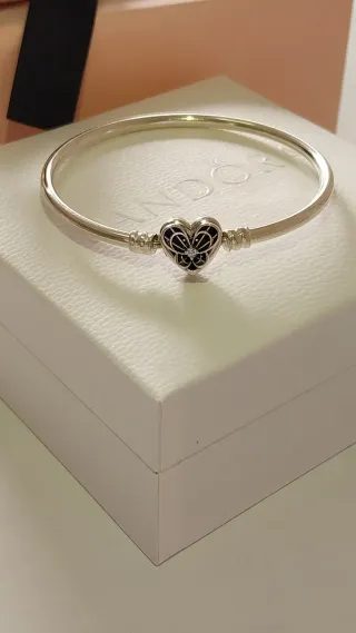 Pulsera rígida Pandora Talla 17.