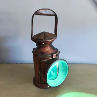 Faro de ferrocarril antiguo también lampara