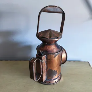 Faro de ferrocarril antiguo también lampara