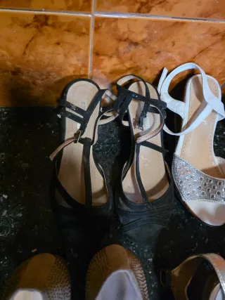 Sandalias con estampado de leopardo y detalles