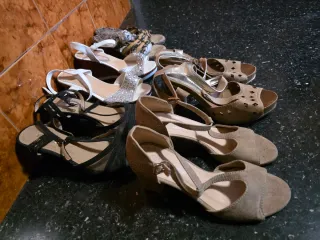 Sandalias con estampado de leopardo y detalles