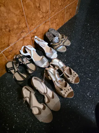 Sandalias con estampado de leopardo y detalles