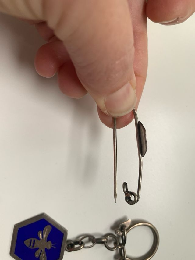 Llavero e imperdible Rumasa años 70 abeja