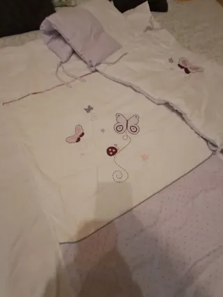 Colcha cuna bebé con chichonera (Marca Artemur)