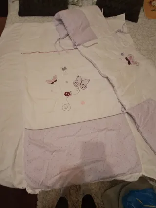 Colcha cuna bebé con chichonera (Marca Artemur)