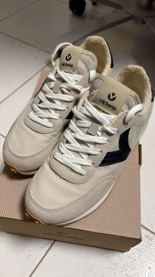 Bambas Victoria Beige y Negro