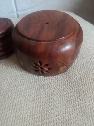 Juego de 6 posavasos de madera tallada