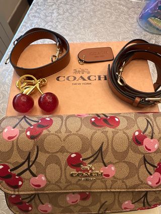 Bolso Coach Cherry con 2 Correas