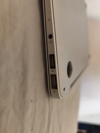 Apple MacBook Air A1369 2010. 256gb