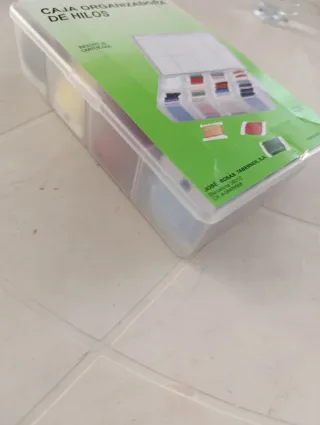 Caja de hilos de bordar con números