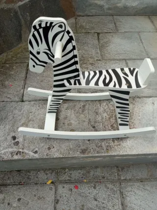 Balancín de madera cebra