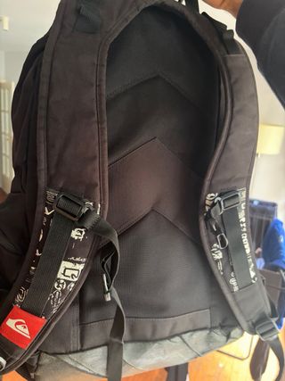 Mochila Quiksilver Negra y Blanca