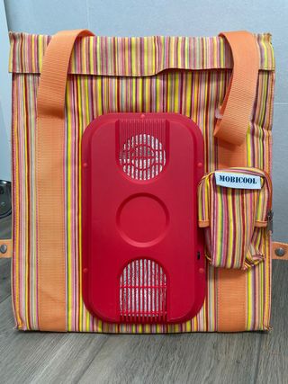 Nevera portátil Mobicool con correa