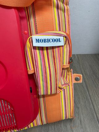 Nevera portátil Mobicool con correa