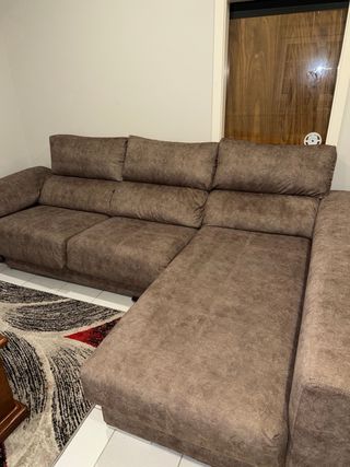 Sofá de canto em tecido bege/castanho