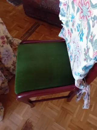 Mesa camilla con 4 sillas y mantel