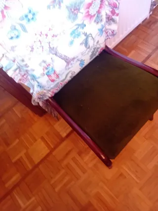 Mesa camilla con 4 sillas y mantel