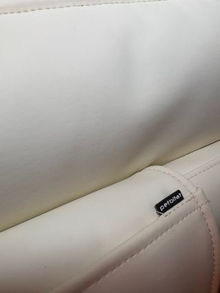 Divano in pelle vegana adatto per animali domestici