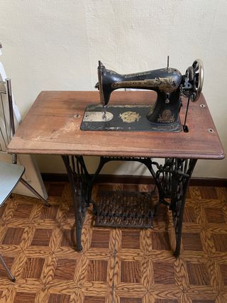 Máquina de coser Singer antigua