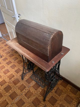 Máquina de coser Singer antigua