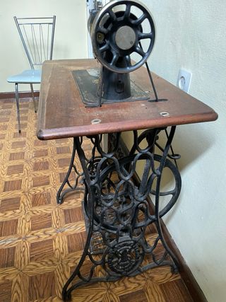Máquina de coser Singer antigua