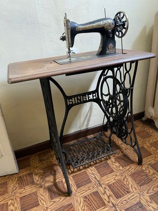 Máquina de coser Singer antigua