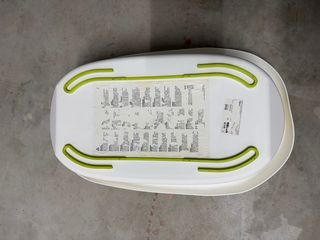 Vaschetta neonato bianca con onde verdi ikea