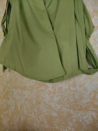 Camisa verde manga corta mujer