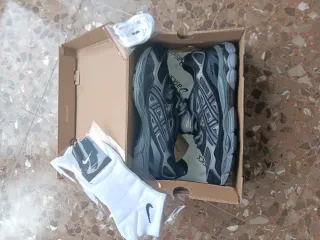 Asics Gel Talla 44 Negro/Gris