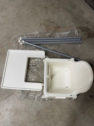 Seggiolino Ikea con vassoio e cunturini per legare