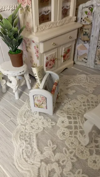 Porta riviste per casa delle bambole shabby chic