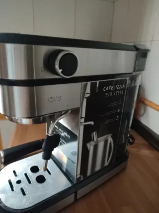 Cafetera Cecotec Cafelizzia por no utilizar