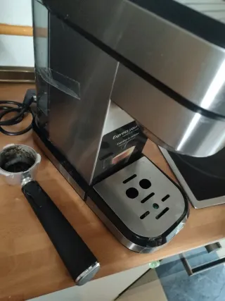 Cafetera Cecotec Cafelizzia por no utilizar