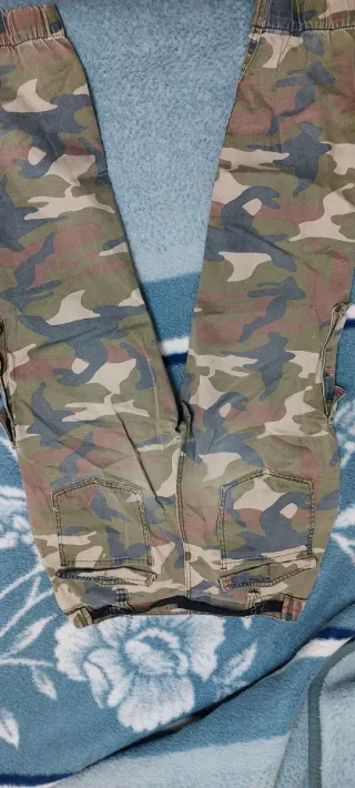 Pantalones cargo camuflaje