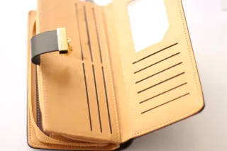 Cartera de mujer con diseño de hojas