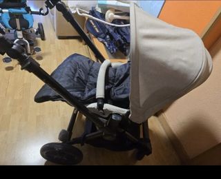 Cochecito de bebé y silla del coche