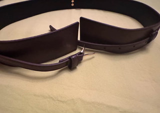 Gabardina Beige con Cinturón Marrón