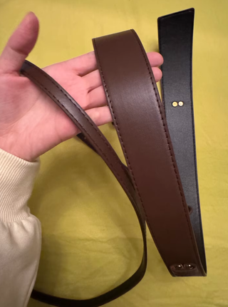 Gabardina Beige con Cinturón Marrón