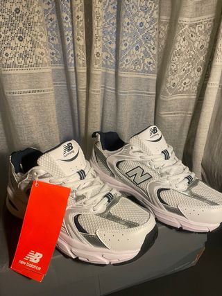 New Balance Azul y Blanco