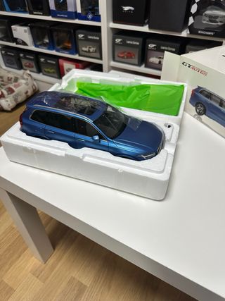 Maqueta Volvo XC90 T8 GT AUTOS 1/18