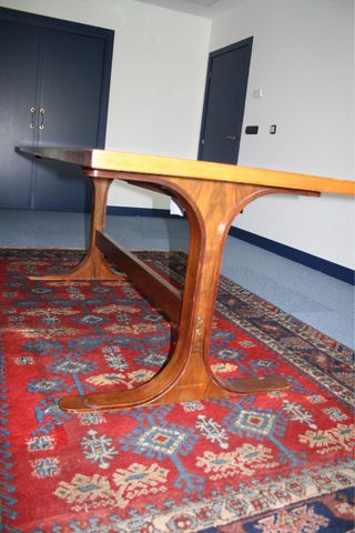 Mesa de comedor de madera maciza