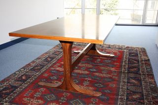 Mesa de comedor de madera maciza