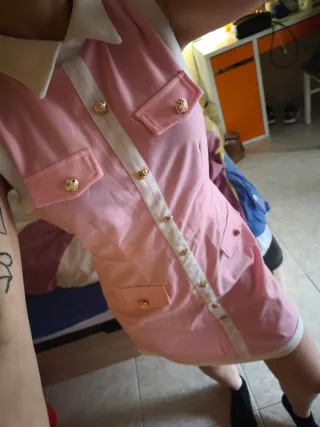 Vestido elegante rosa y blanco