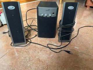 Altavoces Genius PC Negros y Grises
