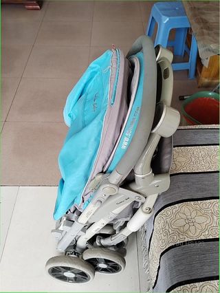 Silla de paseo ligera plegable