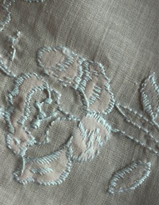 Tovaglia lino ricamata a mano