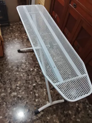Tabla de planchar blanca grande