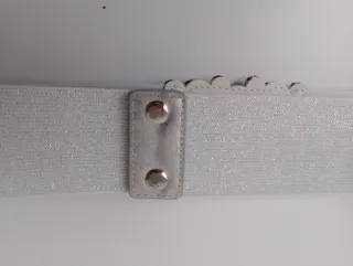 Cinturón elástico plateado con cristales