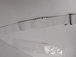 Cinturón elástico plateado con cristales