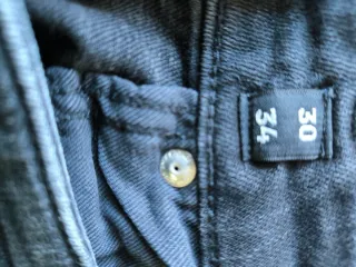 Vaqueros negros hombre desgastados